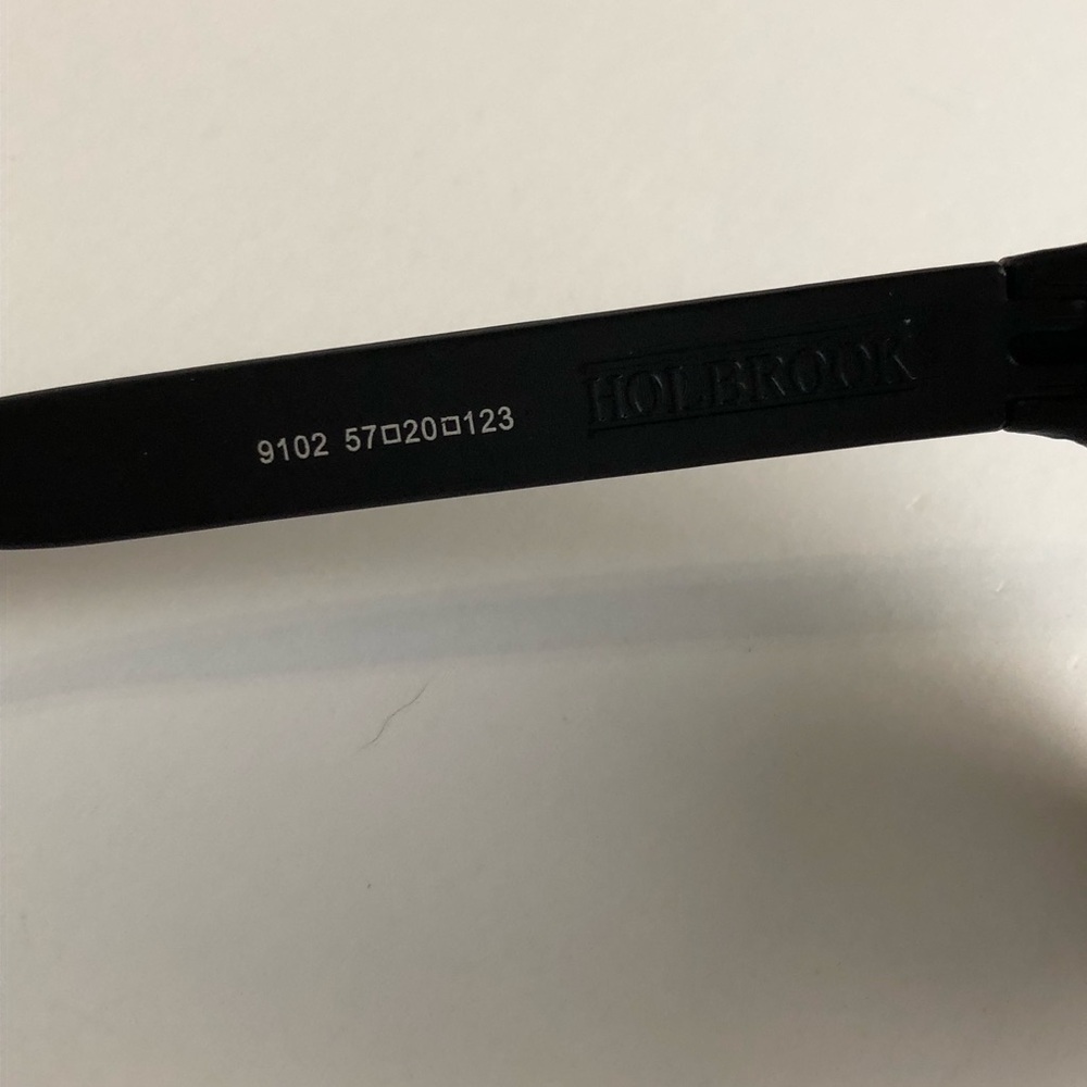 Oakley Holbrook Black 9102 - Picture 7 of 8